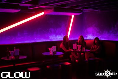 Superstar Panda & Ellie at GLOW — photo 4