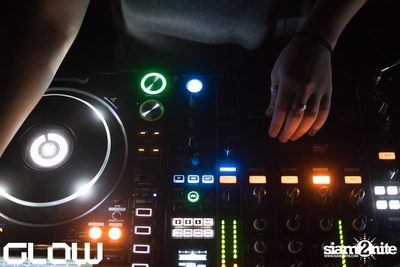 Superstar Panda & Ellie at GLOW — photo 44