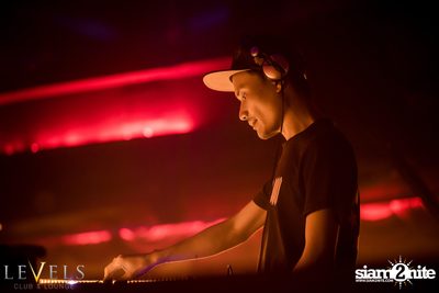 DJ Crespo ที่ เลเวล — photo 15
