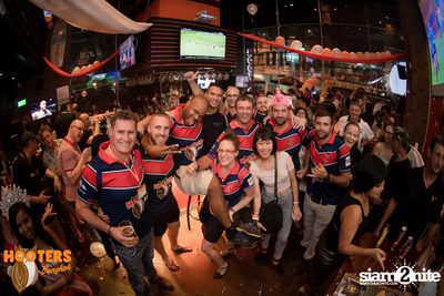 Hooters Soi 15 Bangkok - 1 Year Anniversary Party — photo 9