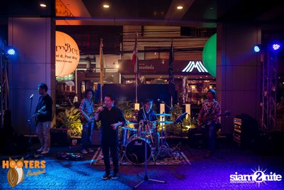 Hooters Soi 15 Bangkok - 1 Year Anniversary Party — photo 15