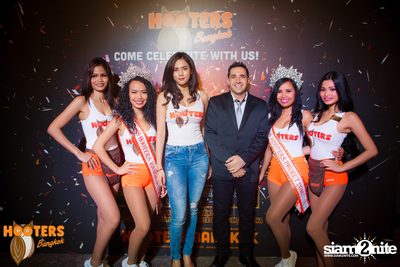 Hooters Soi 15 Bangkok - 1 Year Anniversary Party — photo 22