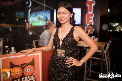 Hooters Soi 15 Bangkok - 1 Year Anniversary Party — photo 24