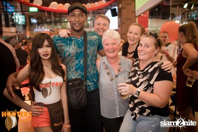 Hooters Soi 15 Bangkok - 1 Year Anniversary Party — photo 34