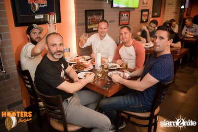 Hooters Soi 15 Bangkok - 1 Year Anniversary Party — photo 41