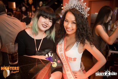 Hooters Soi 15 Bangkok - 1 Year Anniversary Party — photo 46