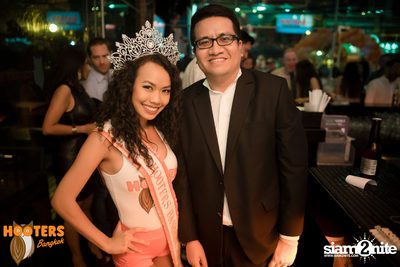 Hooters Soi 15 Bangkok - 1 Year Anniversary Party — photo 47