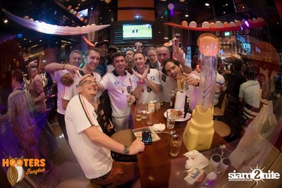 Hooters Soi 15 Bangkok - 1 Year Anniversary Party — photo 61