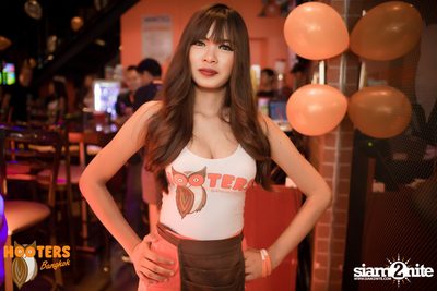 Hooters Soi 15 Bangkok - 1 Year Anniversary Party — photo 94