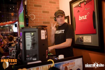 Hooters Soi 15 Bangkok - 1 Year Anniversary Party — photo 98