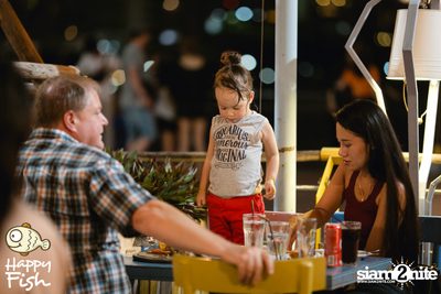 คืนวันศุกร์ ที่ร้าน แฮปปี้ ฟิช, เอเชีย ทีค เดอะ ริเวอร์ฟร้อนท์ — photo 5