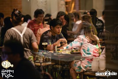 คืนวันศุกร์ ที่ร้าน แฮปปี้ ฟิช, เอเชีย ทีค เดอะ ริเวอร์ฟร้อนท์ — photo 8