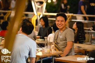 คืนวันศุกร์ ที่ร้าน แฮปปี้ ฟิช, เอเชีย ทีค เดอะ ริเวอร์ฟร้อนท์ — photo 11