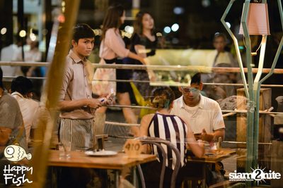 คืนวันศุกร์ ที่ร้าน แฮปปี้ ฟิช, เอเชีย ทีค เดอะ ริเวอร์ฟร้อนท์ — photo 15