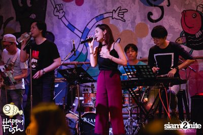 คืนวันศุกร์ ที่ร้าน แฮปปี้ ฟิช, เอเชีย ทีค เดอะ ริเวอร์ฟร้อนท์ — photo 20
