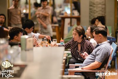คืนวันศุกร์ ที่ร้าน แฮปปี้ ฟิช, เอเชีย ทีค เดอะ ริเวอร์ฟร้อนท์ — photo 30