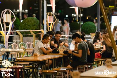 คืนวันศุกร์ ที่ร้าน แฮปปี้ ฟิช, เอเชีย ทีค เดอะ ริเวอร์ฟร้อนท์ — photo 32