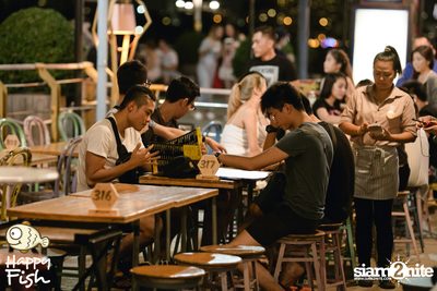 คืนวันศุกร์ ที่ร้าน แฮปปี้ ฟิช, เอเชีย ทีค เดอะ ริเวอร์ฟร้อนท์ — photo 34
