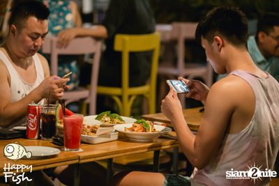 คืนวันศุกร์ ที่ร้าน แฮปปี้ ฟิช, เอเชีย ทีค เดอะ ริเวอร์ฟร้อนท์ — photo 37