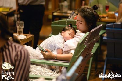 คืนวันศุกร์ ที่ร้าน แฮปปี้ ฟิช, เอเชีย ทีค เดอะ ริเวอร์ฟร้อนท์ — photo 53