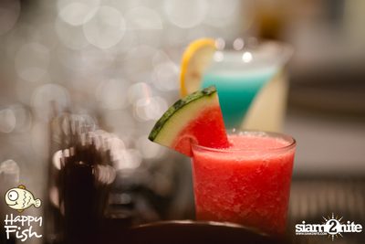 คืนวันศุกร์ ที่ร้าน แฮปปี้ ฟิช, เอเชีย ทีค เดอะ ริเวอร์ฟร้อนท์ — photo 55