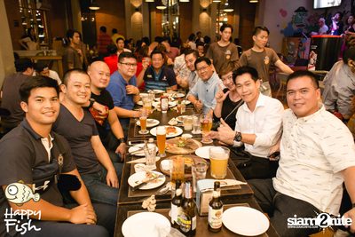 คืนวันศุกร์ ที่ร้าน แฮปปี้ ฟิช, เอเชีย ทีค เดอะ ริเวอร์ฟร้อนท์ — photo 59