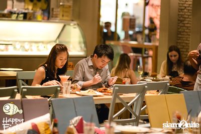 คืนวันศุกร์ ที่ร้าน แฮปปี้ ฟิช, เอเชีย ทีค เดอะ ริเวอร์ฟร้อนท์ — photo 61