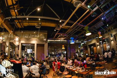 คืนวันศุกร์ ที่ร้าน แฮปปี้ ฟิช, เอเชีย ทีค เดอะ ริเวอร์ฟร้อนท์ — photo 70