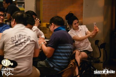 คืนวันศุกร์ ที่ร้าน แฮปปี้ ฟิช, เอเชีย ทีค เดอะ ริเวอร์ฟร้อนท์ — photo 76