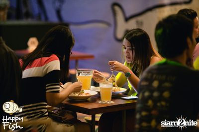 คืนวันศุกร์ ที่ร้าน แฮปปี้ ฟิช, เอเชีย ทีค เดอะ ริเวอร์ฟร้อนท์ — photo 83