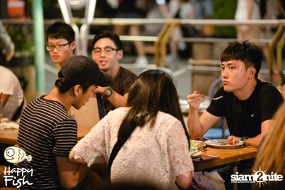 คืนวันศุกร์ ที่ร้าน แฮปปี้ ฟิช, เอเชีย ทีค เดอะ ริเวอร์ฟร้อนท์ — photo 88