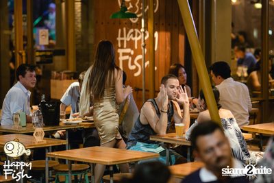 คืนวันศุกร์ ที่ร้าน แฮปปี้ ฟิช, เอเชีย ทีค เดอะ ริเวอร์ฟร้อนท์ — photo 96