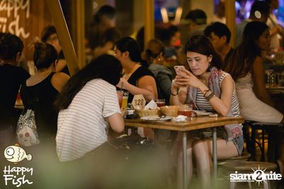 คืนวันศุกร์ ที่ร้าน แฮปปี้ ฟิช, เอเชีย ทีค เดอะ ริเวอร์ฟร้อนท์ — photo 101