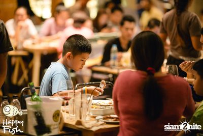 คืนวันศุกร์ ที่ร้าน แฮปปี้ ฟิช, เอเชีย ทีค เดอะ ริเวอร์ฟร้อนท์ — photo 107