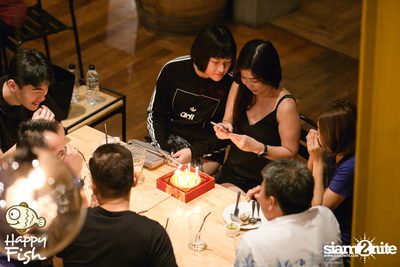 คืนวันศุกร์ ที่ร้าน แฮปปี้ ฟิช, เอเชีย ทีค เดอะ ริเวอร์ฟร้อนท์ — photo 108