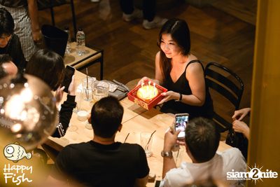 คืนวันศุกร์ ที่ร้าน แฮปปี้ ฟิช, เอเชีย ทีค เดอะ ริเวอร์ฟร้อนท์ — photo 109