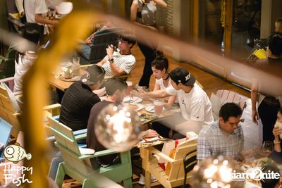 คืนวันศุกร์ ที่ร้าน แฮปปี้ ฟิช, เอเชีย ทีค เดอะ ริเวอร์ฟร้อนท์ — photo 111