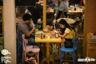 คืนวันศุกร์ ที่ร้าน แฮปปี้ ฟิช, เอเชีย ทีค เดอะ ริเวอร์ฟร้อนท์ — photo 113