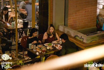 คืนวันศุกร์ ที่ร้าน แฮปปี้ ฟิช, เอเชีย ทีค เดอะ ริเวอร์ฟร้อนท์ — photo 114