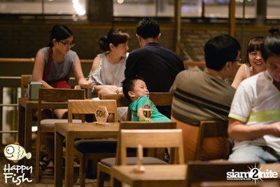 คืนวันศุกร์ ที่ร้าน แฮปปี้ ฟิช, เอเชีย ทีค เดอะ ริเวอร์ฟร้อนท์ — photo 119