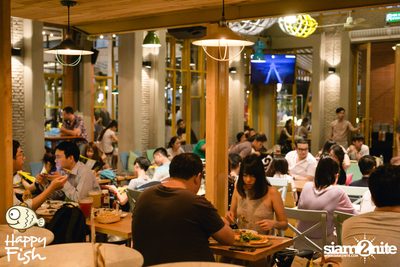 คืนวันศุกร์ ที่ร้าน แฮปปี้ ฟิช, เอเชีย ทีค เดอะ ริเวอร์ฟร้อนท์ — photo 121