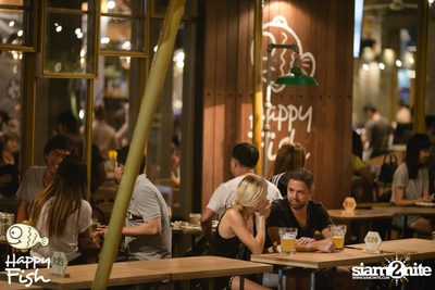 คืนวันศุกร์ ที่ร้าน แฮปปี้ ฟิช, เอเชีย ทีค เดอะ ริเวอร์ฟร้อนท์ — photo 142
