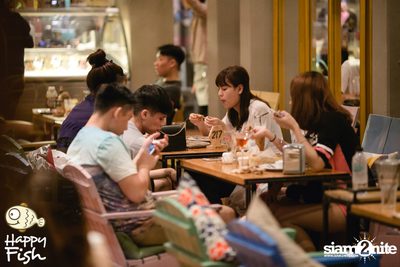 คืนวันศุกร์ ที่ร้าน แฮปปี้ ฟิช, เอเชีย ทีค เดอะ ริเวอร์ฟร้อนท์ — photo 146