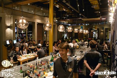 คืนวันศุกร์ ที่ร้าน แฮปปี้ ฟิช, เอเชีย ทีค เดอะ ริเวอร์ฟร้อนท์ — photo 150
