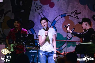 คืนวันศุกร์ ที่ร้าน แฮปปี้ ฟิช, เอเชีย ทีค เดอะ ริเวอร์ฟร้อนท์ — photo 152