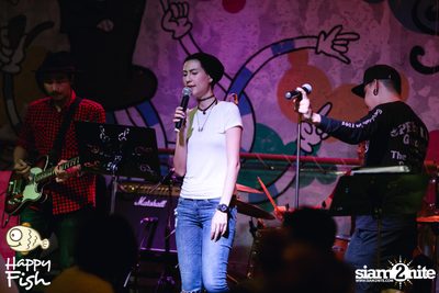 คืนวันศุกร์ ที่ร้าน แฮปปี้ ฟิช, เอเชีย ทีค เดอะ ริเวอร์ฟร้อนท์ — photo 153