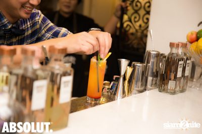 Absolut Elyx Mixology Night ที่ ซอเรนโต้ — photo 19