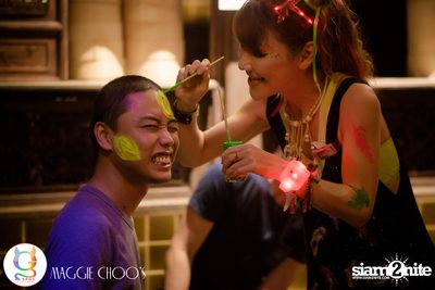 Rainbow in the dark กับ Sammi Zhen ที่ แม็กกี้ ชูวส์ — photo 18