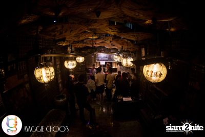 Rainbow in the dark กับ Sammi Zhen ที่ แม็กกี้ ชูวส์ — photo 21