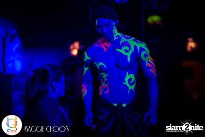 Rainbow in the dark กับ Sammi Zhen ที่ แม็กกี้ ชูวส์ — photo 35